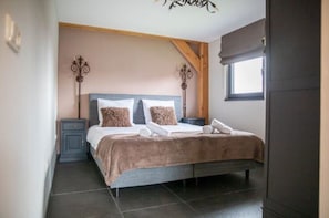 House | 2 bedrooms, bed sheets
