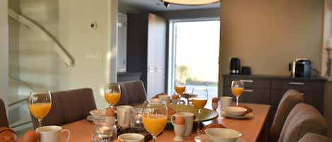 Villa | Dining