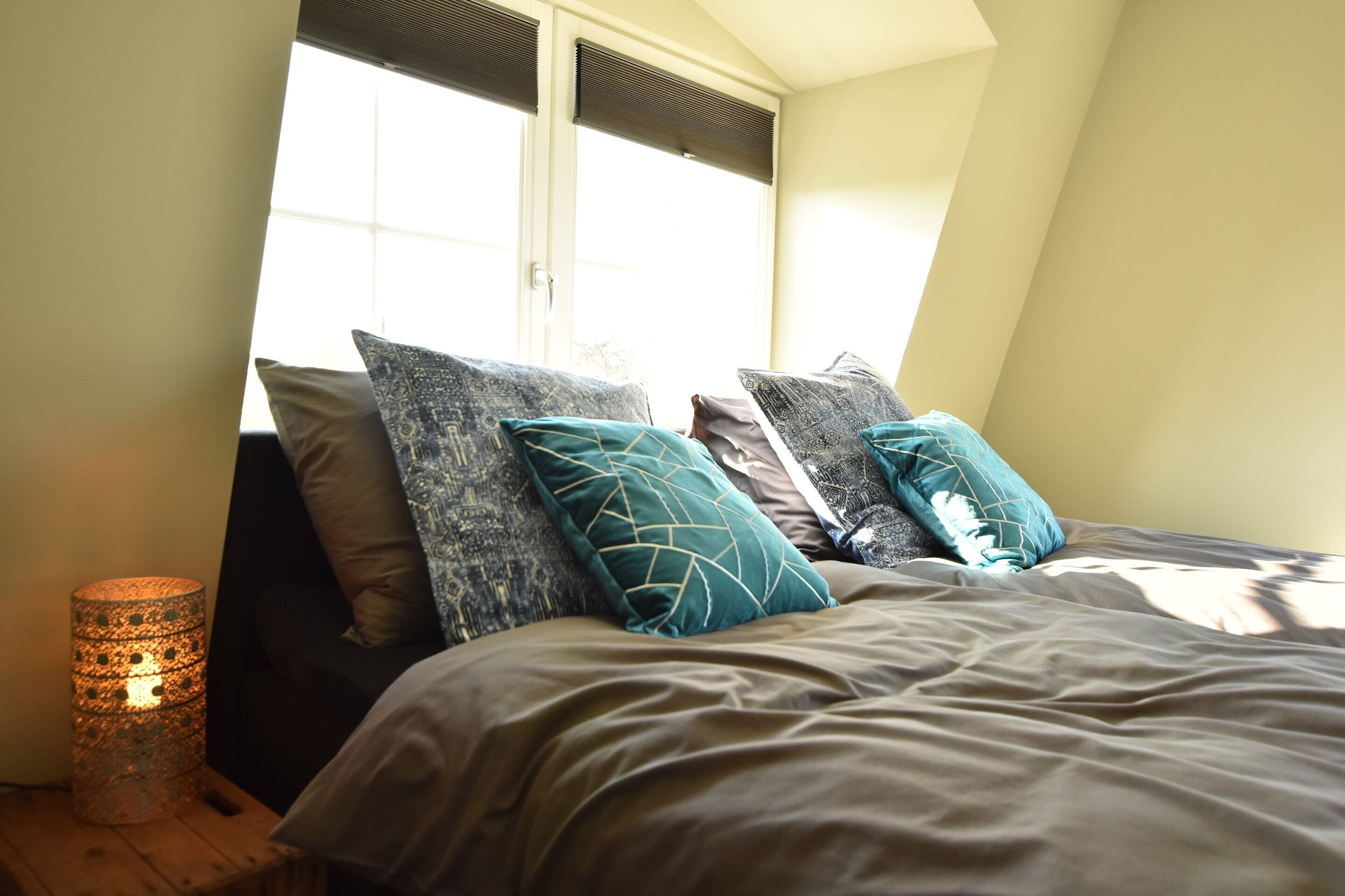 3 bedrooms, individually furnished, bed sheets