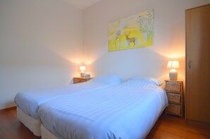 House | 2 bedrooms, individually furnished, bed sheets