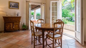 Unclassified image, 4 of 35, button - Wonderful Cottage in Pujaut With Swimming Pool (Pujaut)