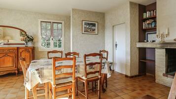 House | Dining