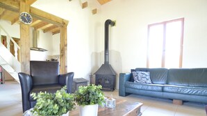 Unclassified image, 5 of 35, button - Modern Holiday Home Near Forest in Burgundy (Saint-Honore-les-Bains)