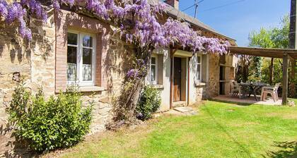 Attractive Cottage in Meilhards With Roofed Terrace