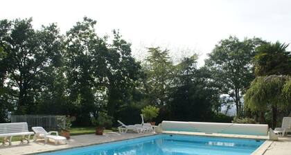 Premium Apartment in Saint-clair With Terrace