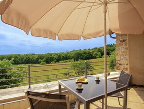 Exterior - Romantic Tower in Dordogne With Rooftop Terrace (Roussines)