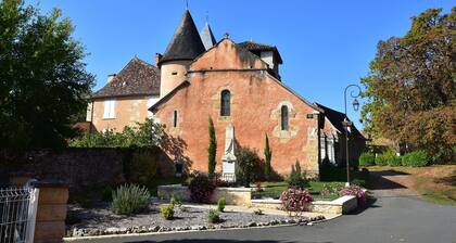 Peaceful Villa in Saint-jory