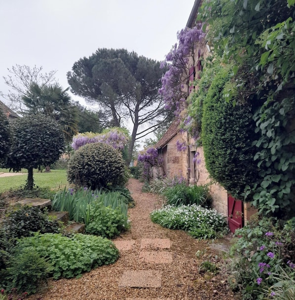Garden - Peaceful Villa in Saint-jory (Saint-Jory-las-Bloux)