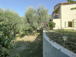 House | Garden - Peaceful Garden Retreat, Berre (Berre-des-Alpes)