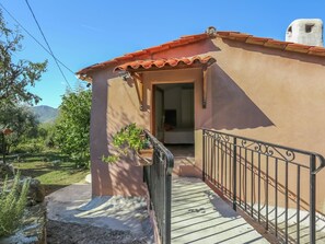 Exterior - Peaceful Garden Retreat, Berre (Berre-des-Alpes)