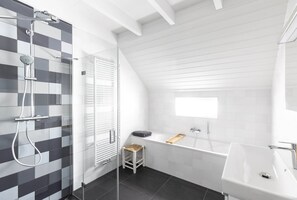 House | Bathroom