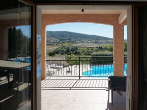 Balcony - Villa With 3 Suites, Swimming Pool, Phenomenal View, Walking Distance Restaurant (Beaufort)