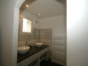 Bathroom - Modern Holiday Home in Porto-vecchio With Pool (Porto-Vecchio)