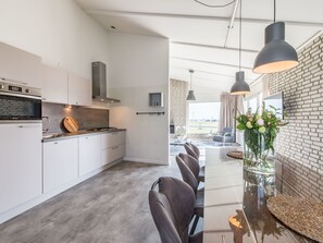 Dining - Striking Holiday Home in Kamperland With Sun Loungers (Kamperland)
