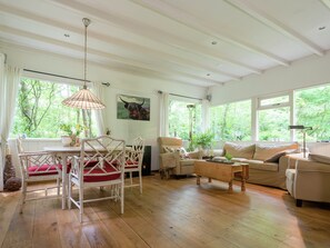 House | Dining - Cozy Countryside Escape in Dalfsen (Dalfsen)