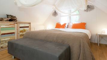 Rumah | 2 kamar tidur dan dilengkapi dengan perabotan berbeda-beda