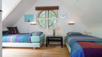 House | 2 bedrooms, individually furnished, bed sheets