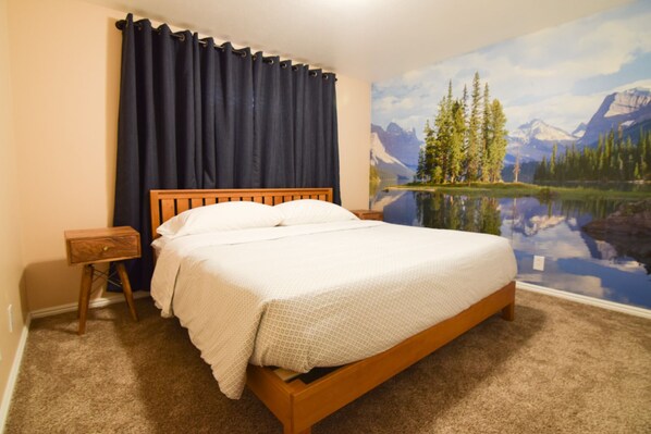 7 عدّة غرف نوم ومكواة/لوح كي وسرير سفر وواي فاي