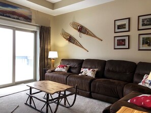 TV, fireplace, ping pong