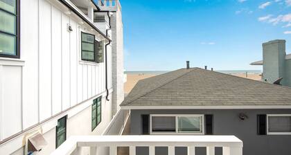 Oceanfront Back Home w/ View of the Sea