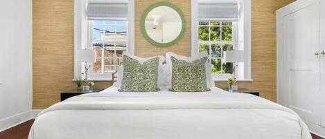 4 habitaciones, tabla de planchar con plancha, cuna de viaje y wifi