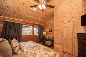 2 habitaciones, tabla de planchar con plancha y cuna de viaje 