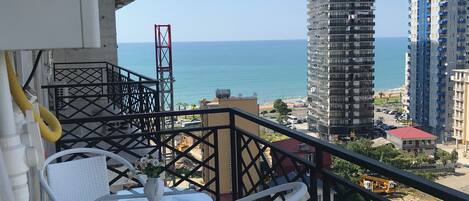 تناول الطعام بالخارج