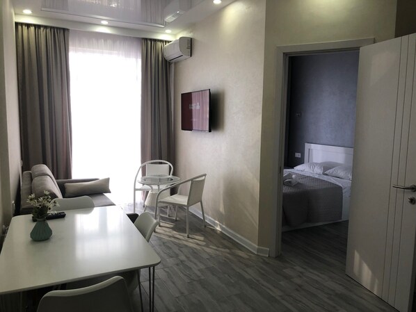 1 chambre, fer et planche à repasser, Wi-Fi, literie fournie