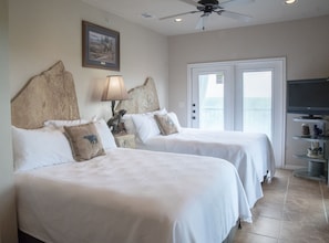 4 bedrooms, iron/ironing board, free WiFi, bed sheets