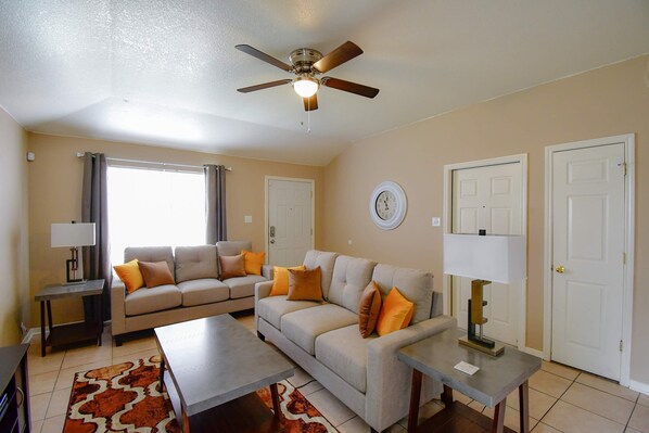 Smart TV, DVD player