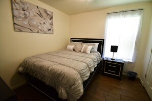 3 bedrooms, iron/ironing board, WiFi, bed sheets