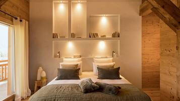 6 soverom, safe på rommet, skrivebord og strykejern/-brett