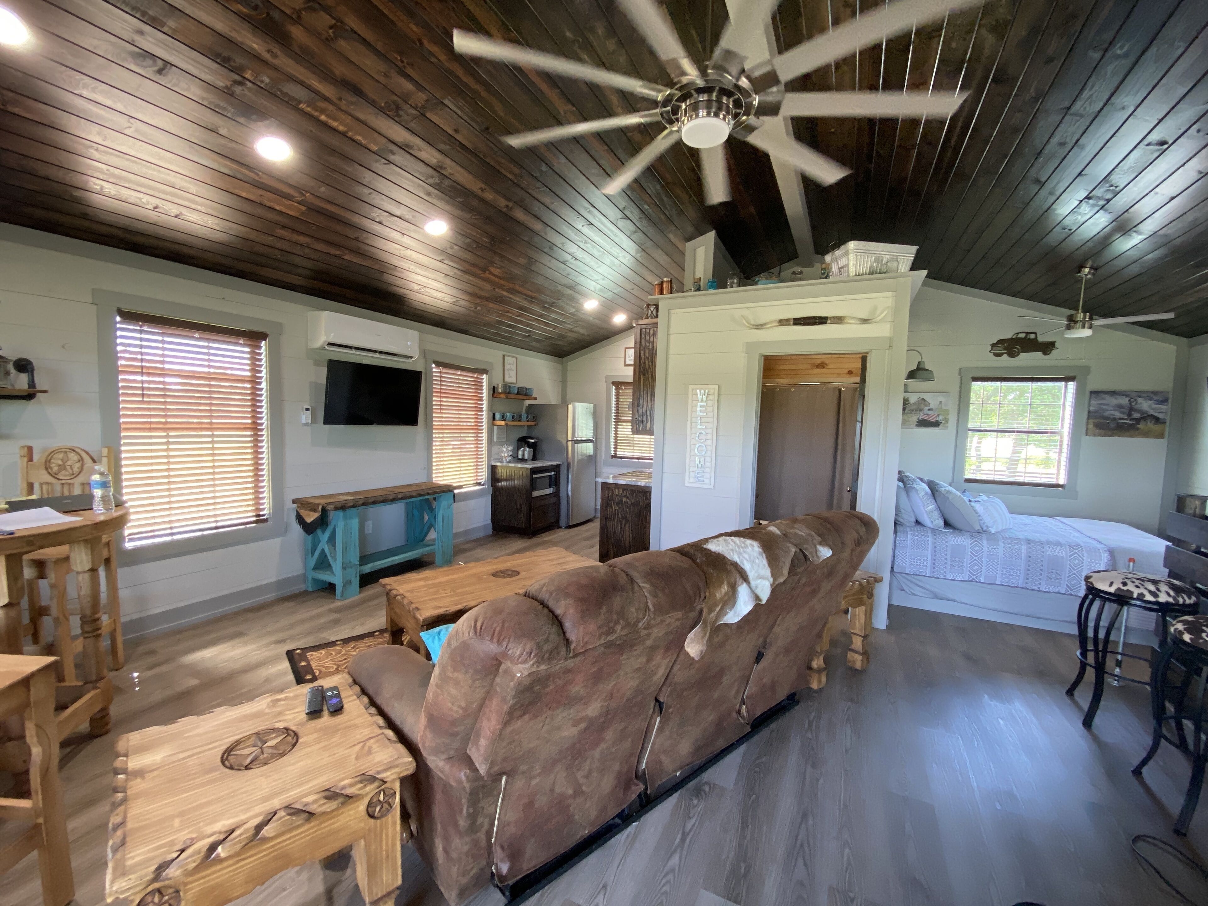 2 多间卧室、WiFi、床单