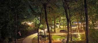 Gabriele Luxury Pondside Cabin w/ Hot Tub, Firepit