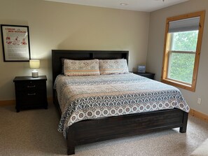 4 bedrooms, iron/ironing board, travel cot, free WiFi - Sleeps 14-Marina, Pool, Roaring River & Table Rock (Cassville)