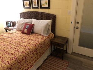 Master bedroom with Queen Memory Foam mattress and flat screen Smart TV