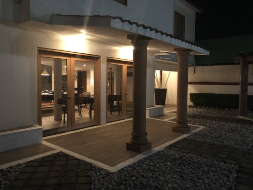 Comfortable Bedroom 2, King size bed, closet, private bathroom and Smart TV 50"