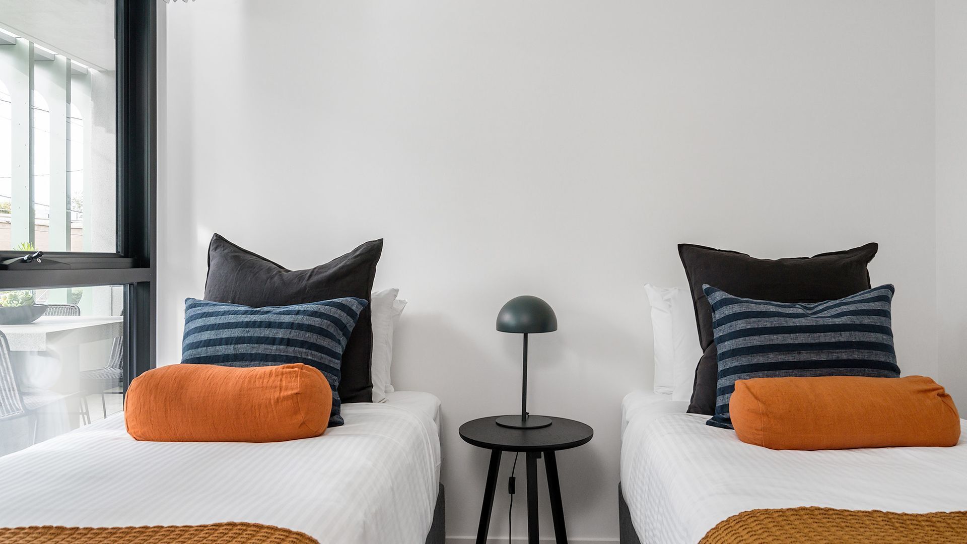 2 bedrooms, WiFi (free), bed sheets