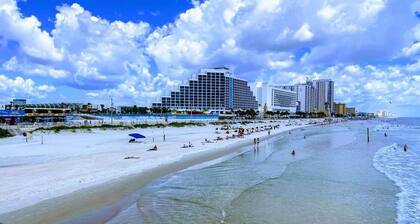 Exclusive Spruce Creek 4BR Home w/ Pool & 24/7 Security