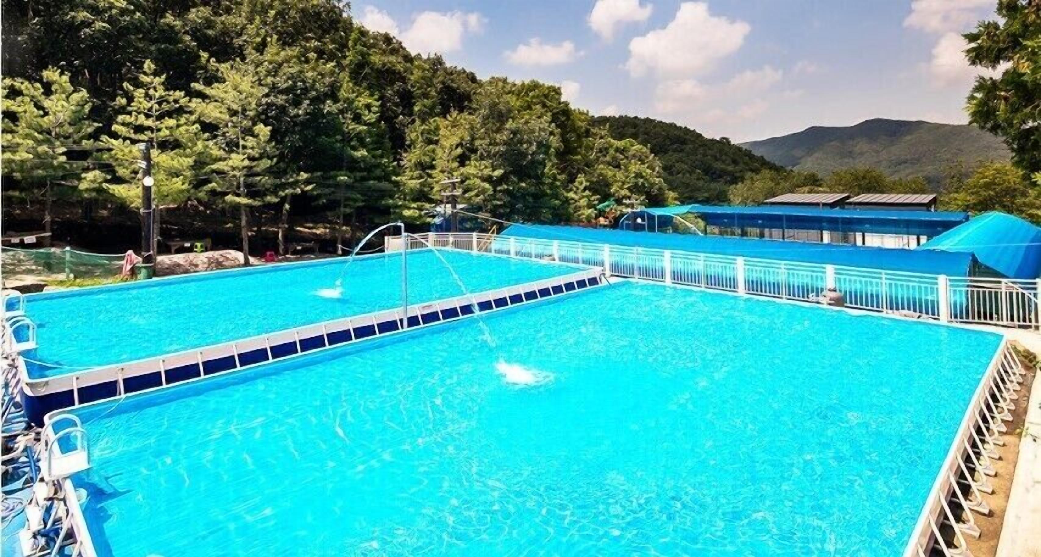 Piscine extérieure (ouverte en saison)