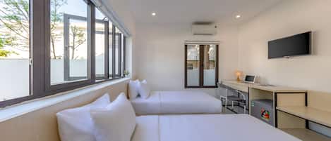 Signature Double or Twin Room, Multiple Beds, Non Smoking, Terrace | Premium bedding, pillowtop beds, free minibar items