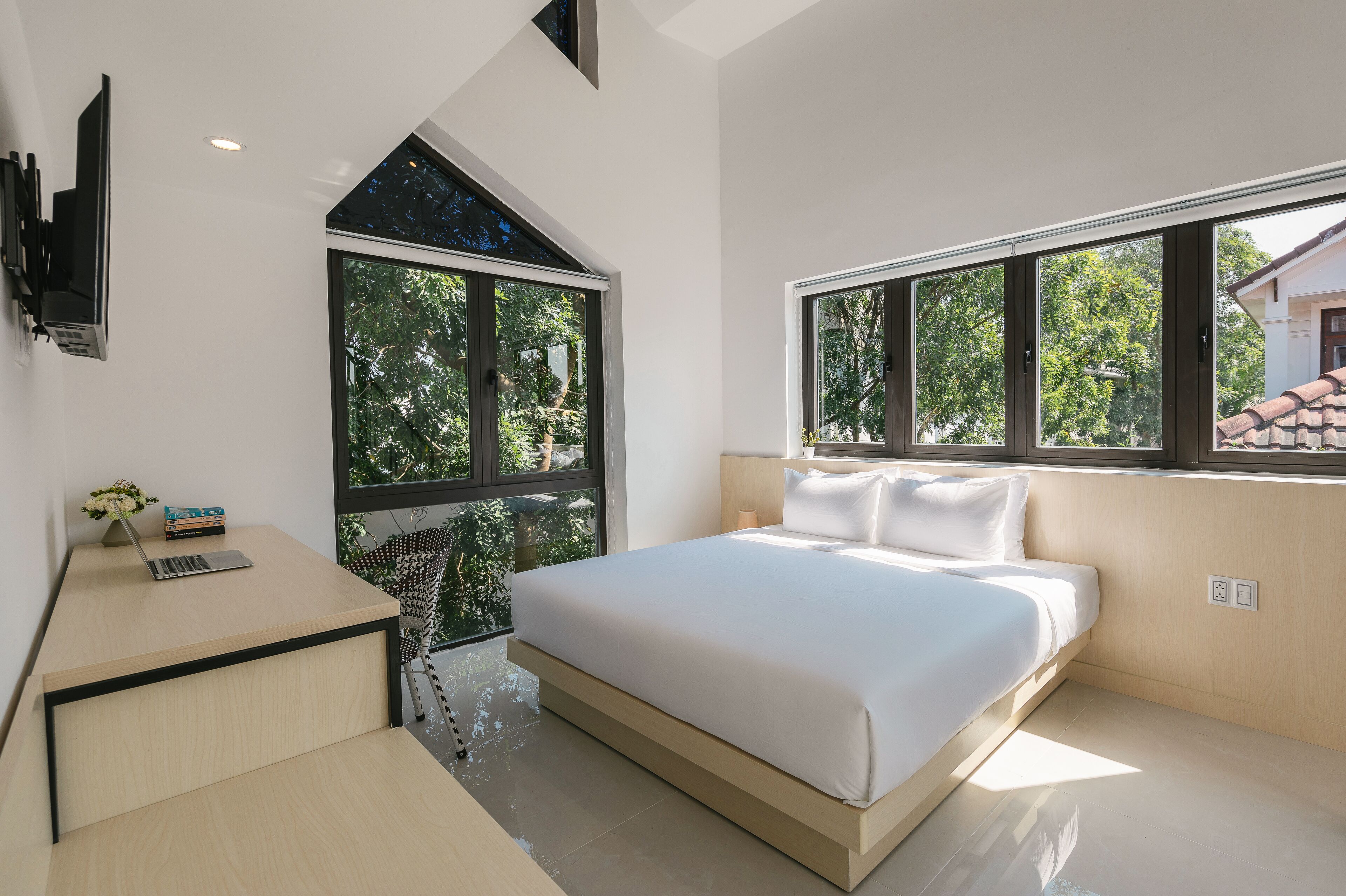 Phòng dành cho gia đình, nhiều giường, phòng tắm riêng | Bộ đồ giường cao cấp, nệm có lớp đệm bông 