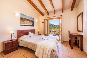 5 habitaciones, tabla de planchar con plancha y wifi gratis