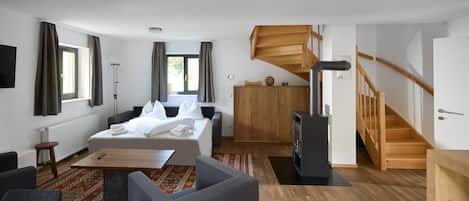 2 bedrooms, in-room safe, free WiFi