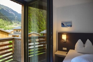 2 bedrooms, in-room safe, free WiFi