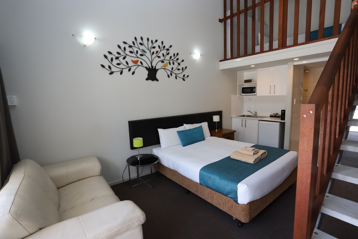 Soundproofing, iron/ironing board, WiFi (free), individually furnished