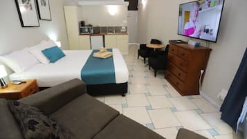 Phòng (Spa, King, Not Pets Friendly) | Trang bị nội thất với thiết kế riêng biệt, phòng cách âm