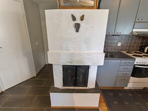Unclassified image, 3 of 18, button - Hankipolku 7b / ukuli by Interhome (Ylläsjärvi)