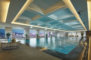 Una piscina techada