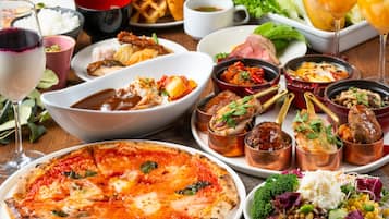 Daily buffet breakfast (JPY 1700 per person)